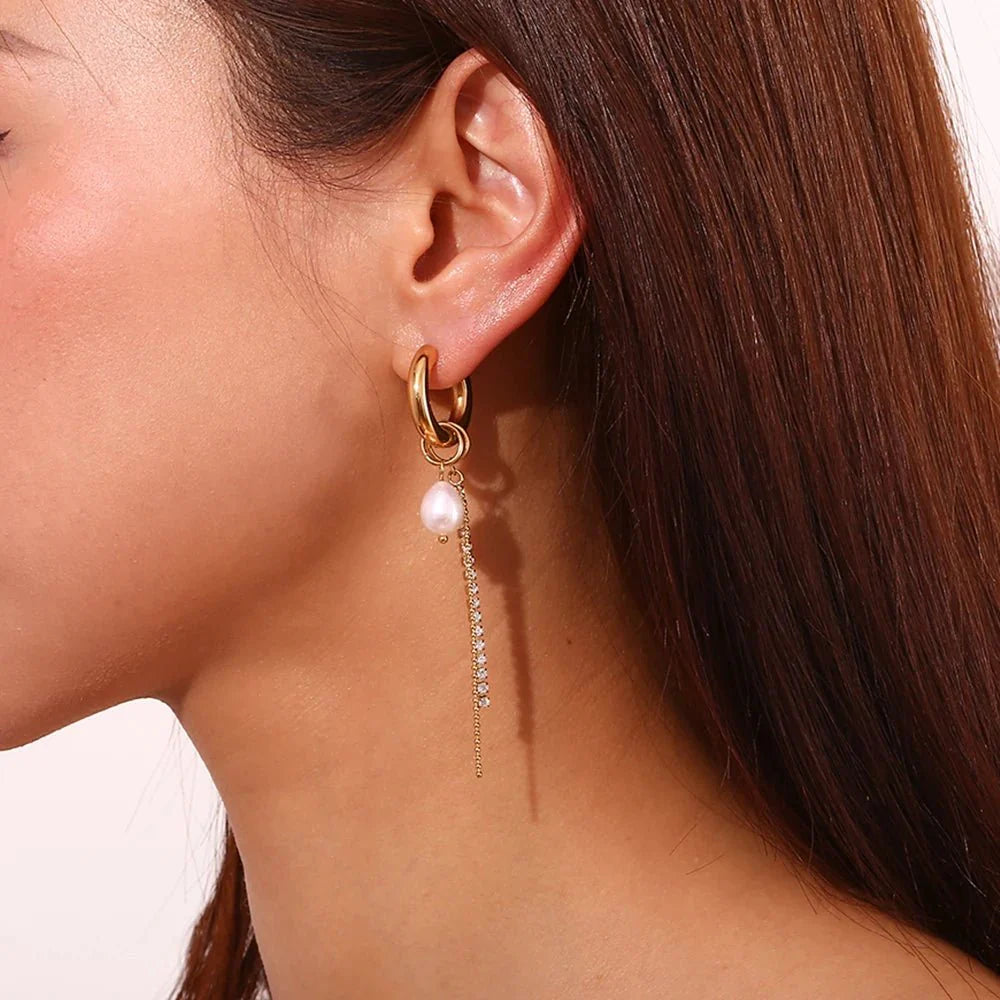 Brehn | 18k Asymmetrische Perle Diamant Creolen