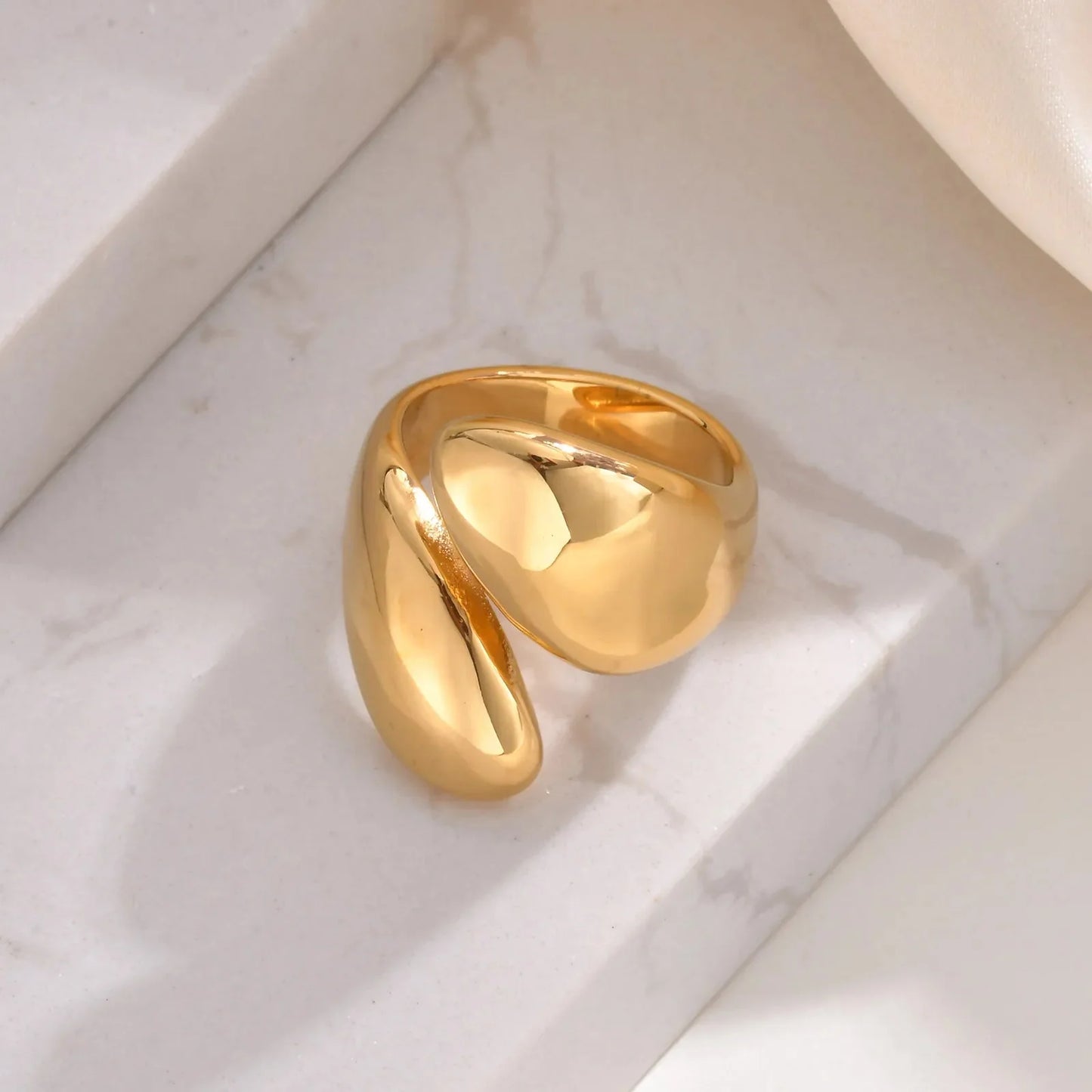 Brehn | 18k Chunky Tropfen Wickelring