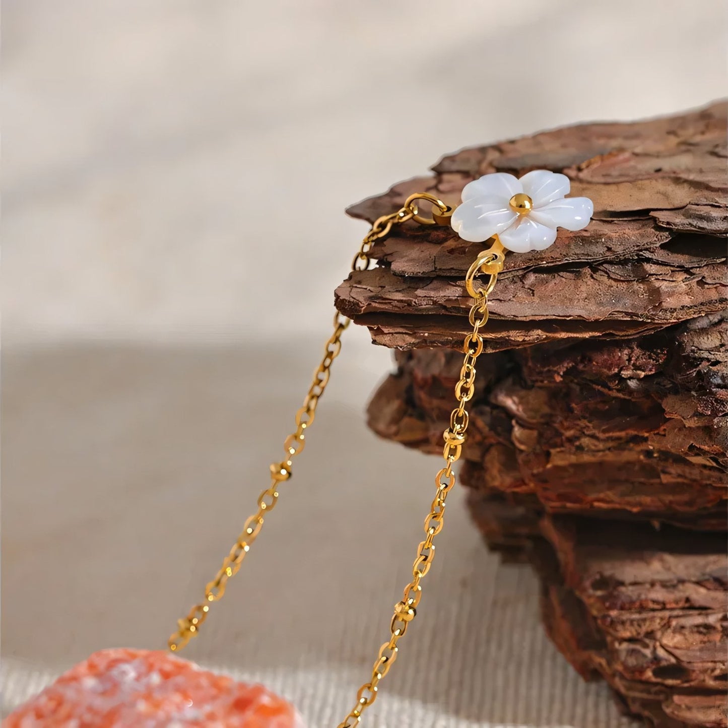 Brehn | 18k Zartes Weißes Florales Halsband