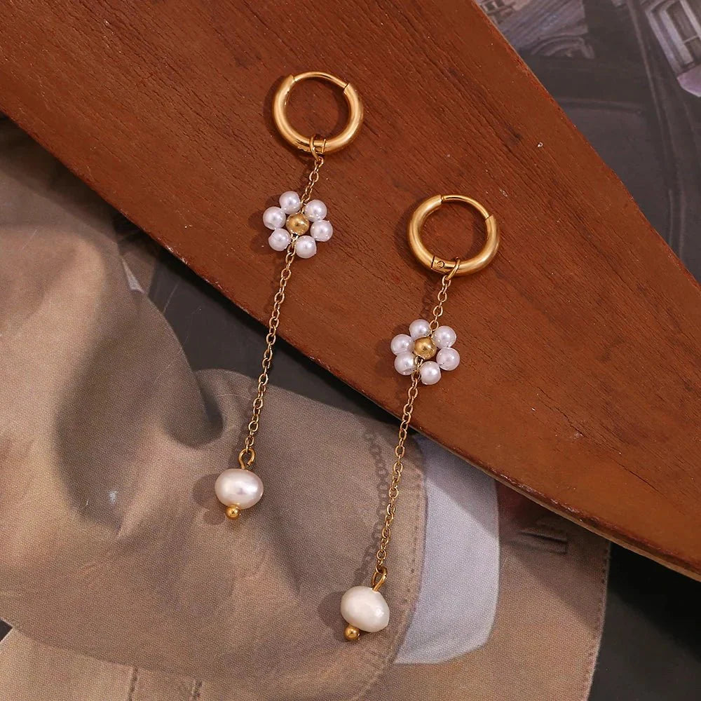 Brehn | 18k Hängende Florale Perlenohrringe