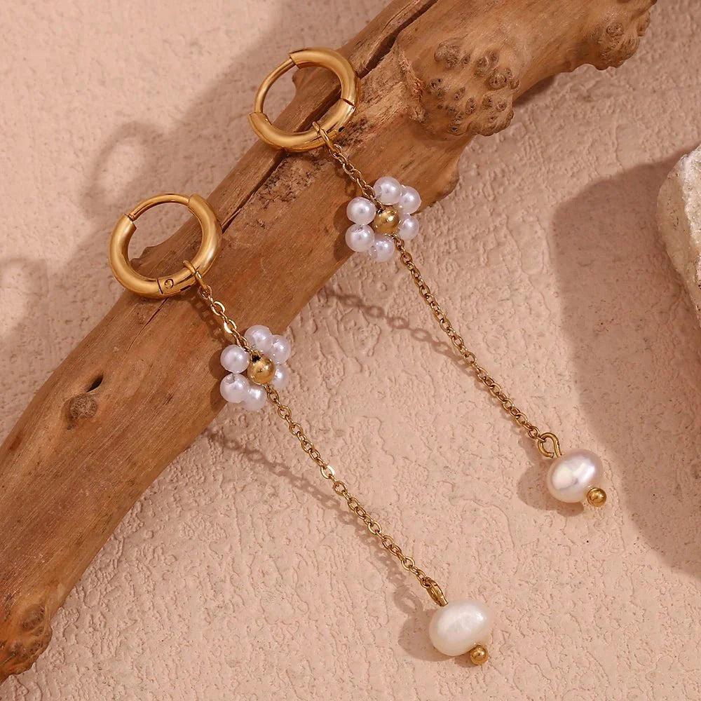 Brehn | 18k Hängende Florale Perlenohrringe