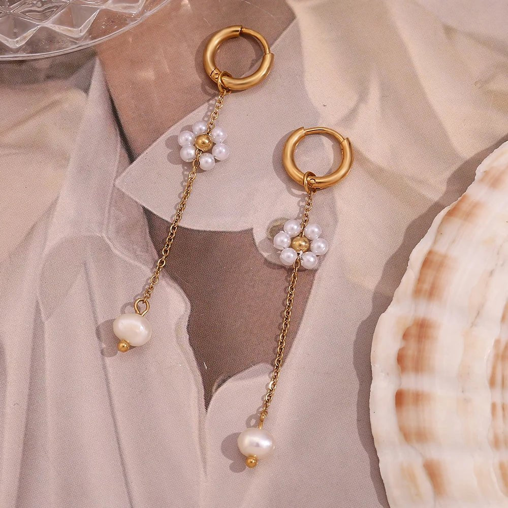 Brehn | 18k Hängende Florale Perlenohrringe