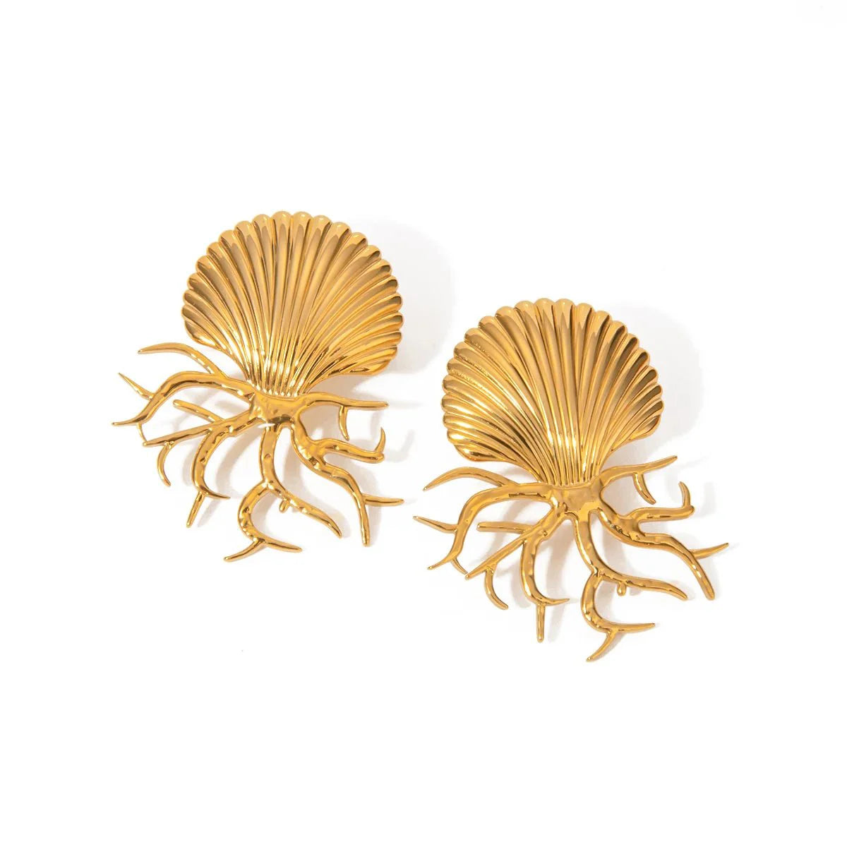 Brehn | 18k Muschelkorallenohrringe