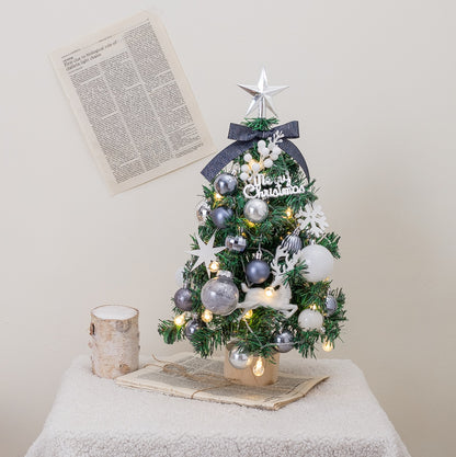 Mini-Weihnachtsbaum mit Beleuchtung für den Schreibtisch