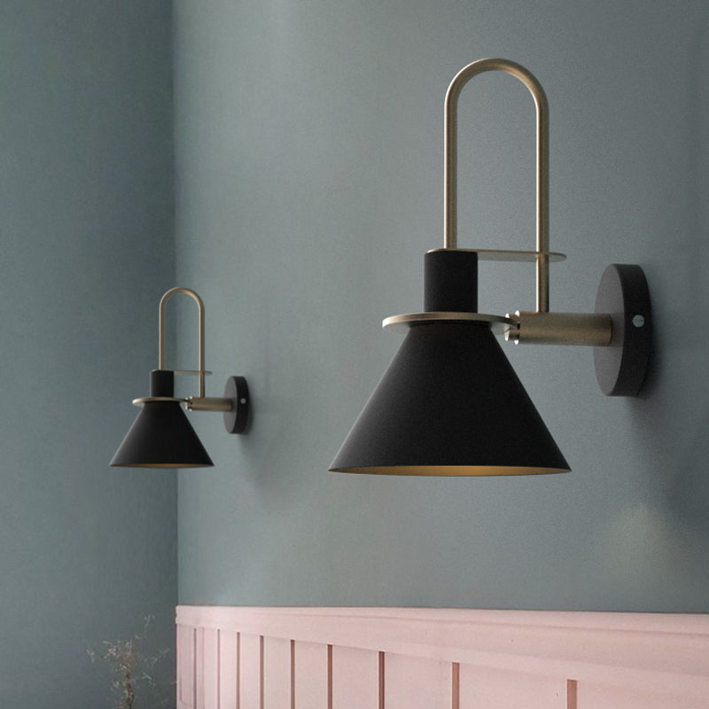 Schwarz/Weiß/Grün Kegel Wandlampe Macaron 1-Licht Metall Wandleuchte mit gebogenem Arm für Schlafzimmer, Warm/weißes Licht | Brehn