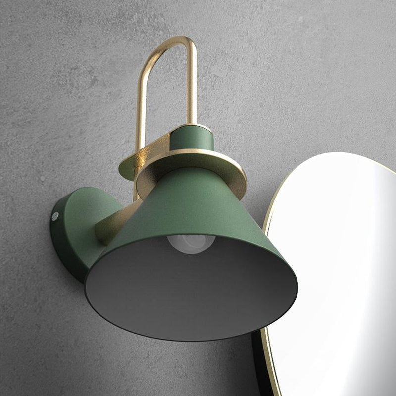 Schwarz/Weiß/Grün Kegel Wandlampe Macaron 1-Licht Metall Wandleuchte mit gebogenem Arm für Schlafzimmer, Warm/weißes Licht | Brehn