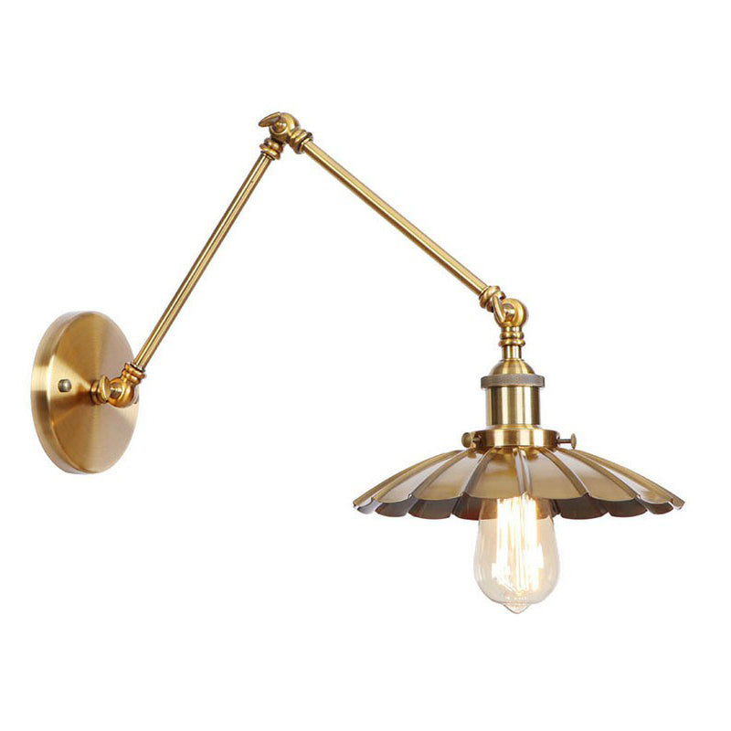 Wandleuchte aus Messing, geschwungen/horn-/kegelförmig, einzelne 15/20 cm breite antike Wandlampe mit Schwenkarm