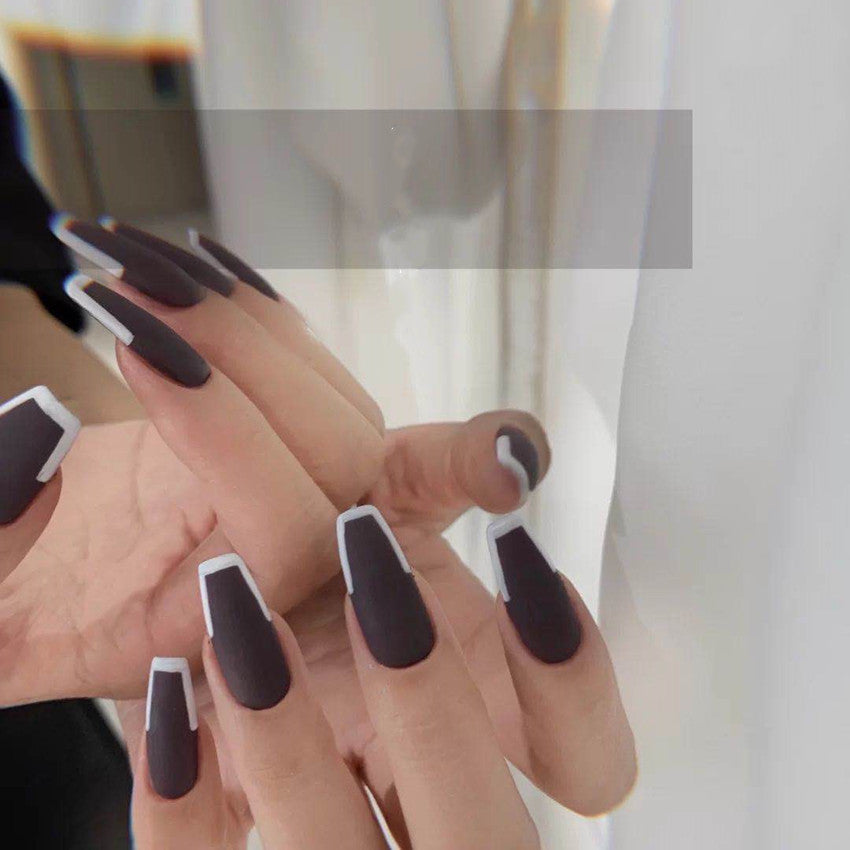 Elegante Kunstnägel im modischen Stiletto-Design Brehn