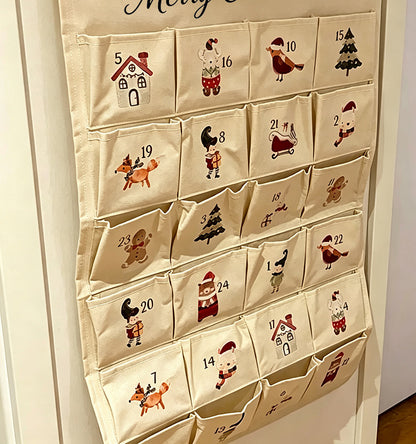 Weihnachts-Adventskalender aus Stoff zum Aufhängen