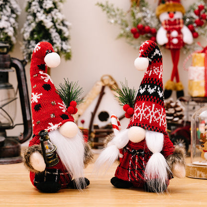 Weihnachts-Wichtelfigur mit Strickmütze, stehend
