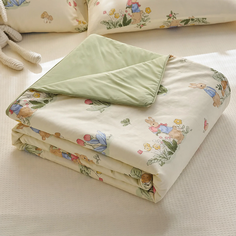 Sommerleichte Kühldecke mit Kühlfasern