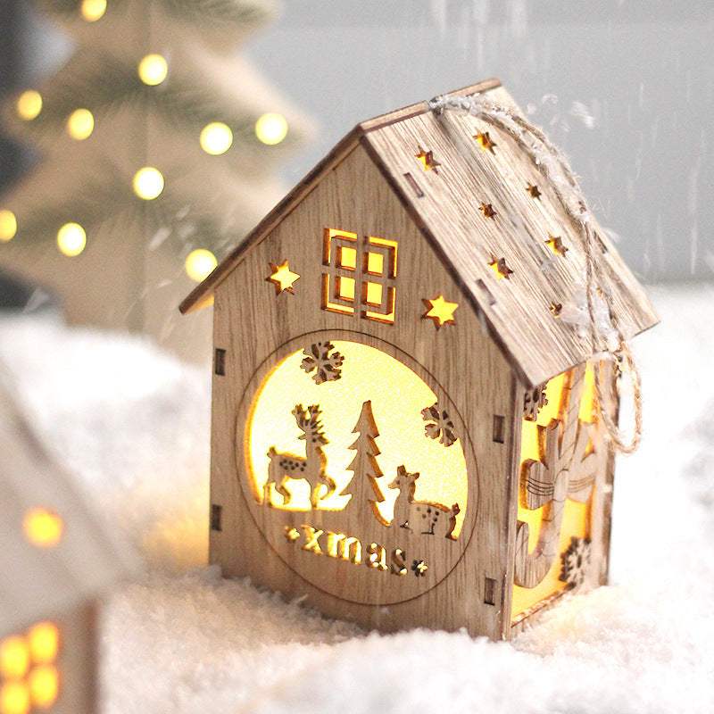 Beleuchtetes Holzhaus mit LED-Licht