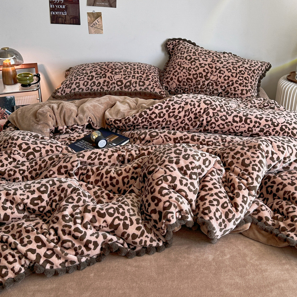 Verspieltes Bettwäsche-Set aus Milchfaser-Fleece mit Details