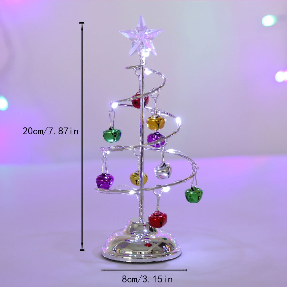 Dekorativer Weihnachtsbaum aus Metall mit LED-Licht