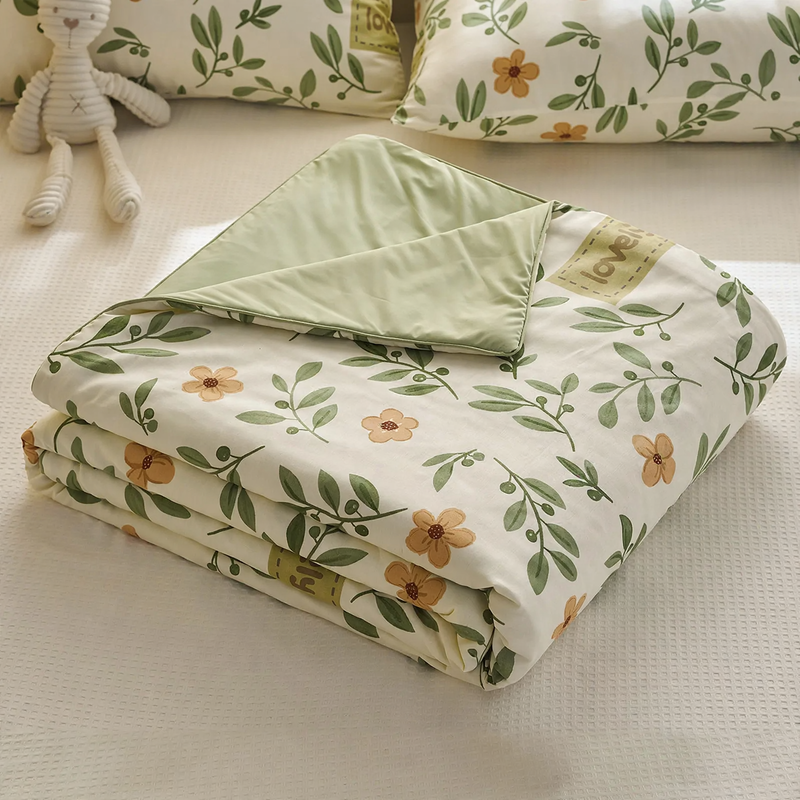 Sommerleichte Kühldecke mit Kühlfasern