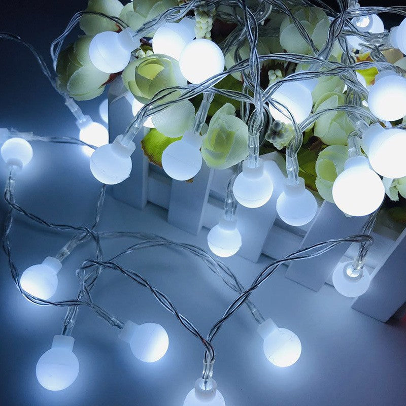 LED-Lichterkette mit Kugeln und Sternen, batteriebetrieben