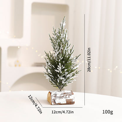 Dekorative Mini-Weihnachtsbäume im Topf