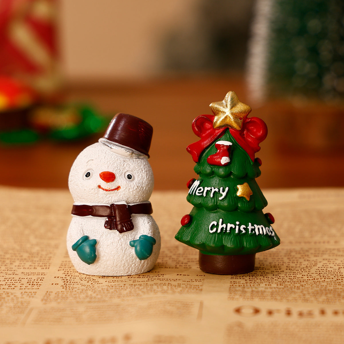 Dekorative Weihnachtsfiguren aus Kunstharz