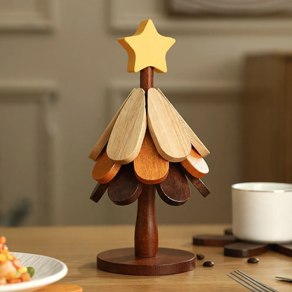 Dekorative Weihnachtsbaum-Untersetzer aus Holz
