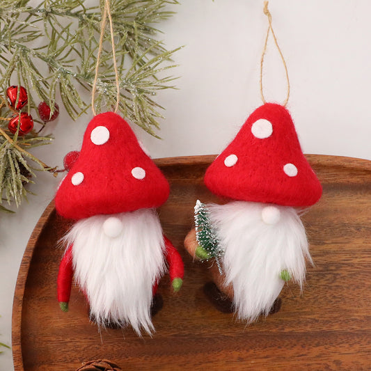 Weihnachtlicher Wichtel-Anhänger aus Filz