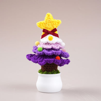 Gehäkelter Weihnachtsbaum im Topf