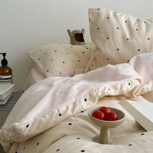 Warmes Bettwäsche-Set mit Punktmuster, Milchfaser-Fleece