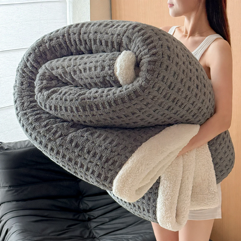Waffel-Wohndecke mit Lammfleece-Imitat, doppellagig