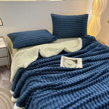 Doppellagige Flanell-Decke mit Streifenmuster