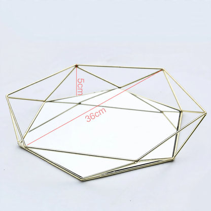 Geometrisches Spiegeltablett mit goldenem Griff