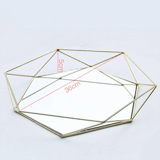 Geometrisches Spiegeltablett mit goldenem Griff