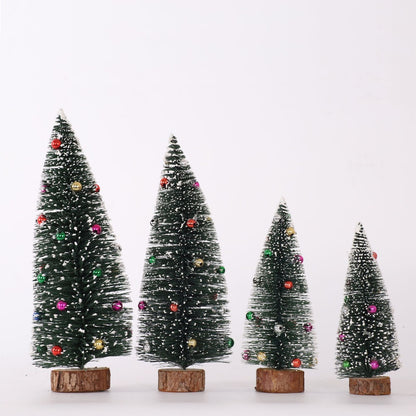 Mini-Weihnachtsbaum mit Beflockung und Perlen