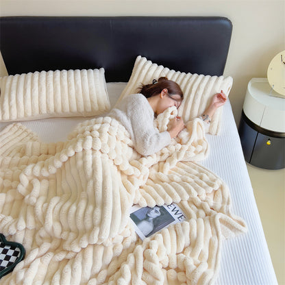 Wärmende Kuscheldecke in Kaninchenfell-Optik