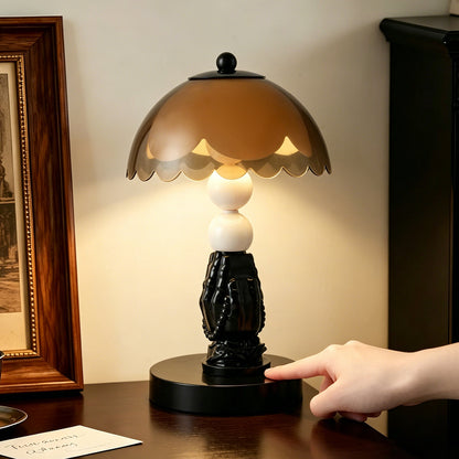 Nachttischlampe mit Händen-Motiv, modern