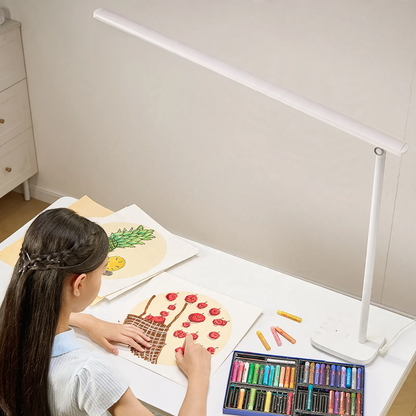 Intelligente LED-Schreibtischleuchte für Kinder