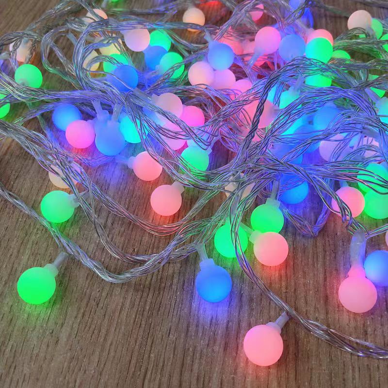 LED-Lichterkette mit Kugeln für stimmungsvolle Dekoration