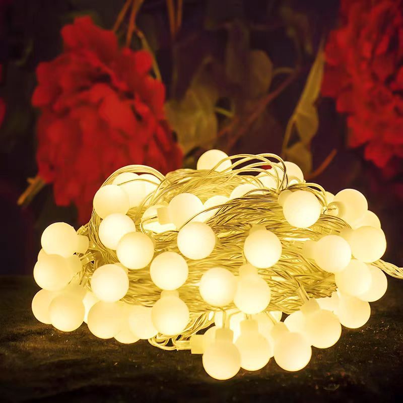 LED-Lichterkette mit Kugeln für stimmungsvolle Dekoration