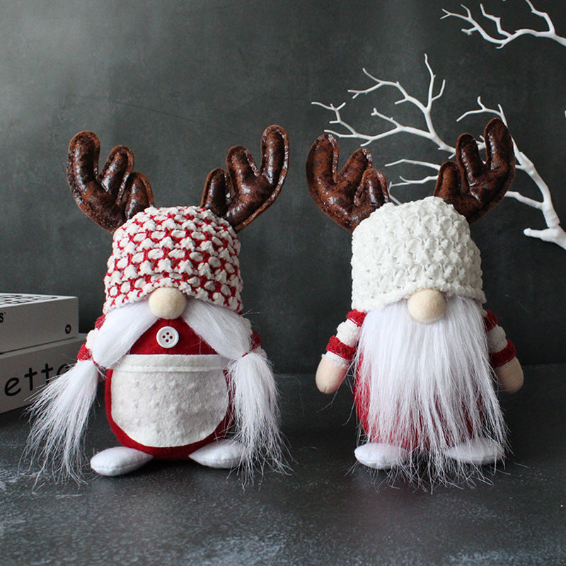 Weihnachts-Wichtelfigur mit Geweihmütze, stehend