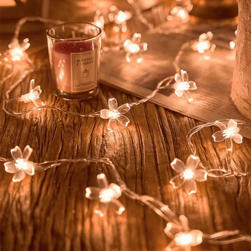 LED-Lichterkette mit Weihnachtsmotiven für festliche Dekoration