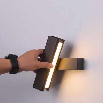 Moderne LED-Wandleuchte, schwenkbar