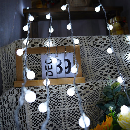 LED-Lichterkette mit Kugeln für Dekoration und Camping