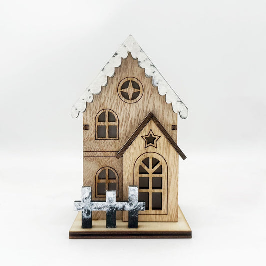 Beleuchtetes Holz-Weihnachtshaus mit LED