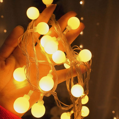 LED-Lichterkette mit Kugeln für Dekoration und Camping