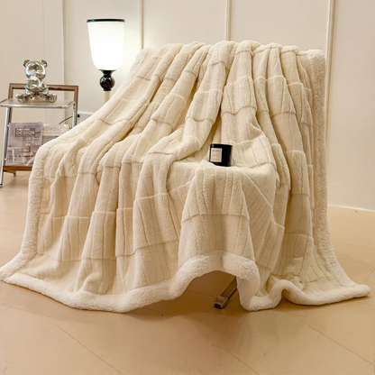 Doppellagige Kuscheldecke mit Struktur