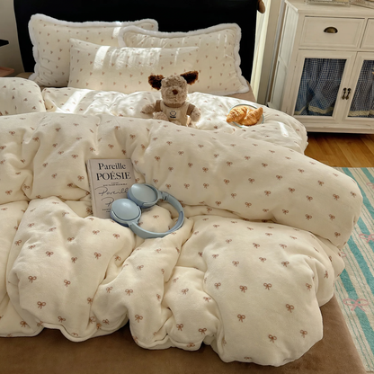 Verspieltes Milchfaser-Fleece Bettwäsche-Set mit Schleifen