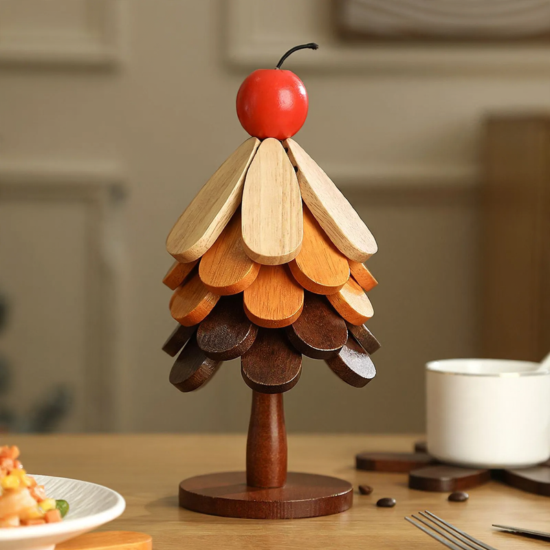 Dekorative Weihnachtsbaum-Untersetzer aus Holz
