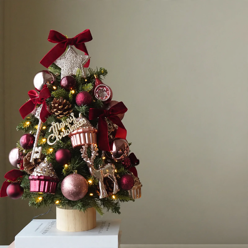 Mini-Weihnachtsbaum-Set mit Rentier-Dekor, 45/60 cm