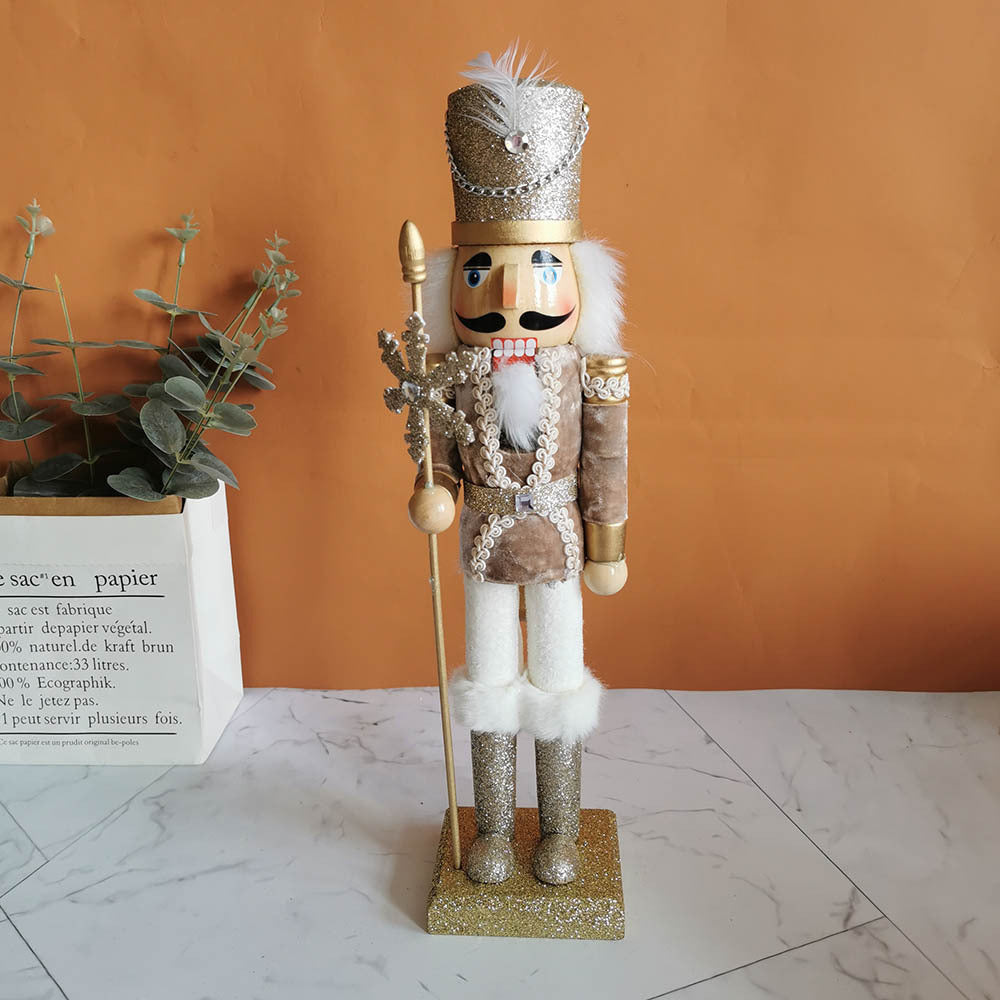 Dekorative Nussknacker-Figur aus Holz mit Schneeflocken-Design