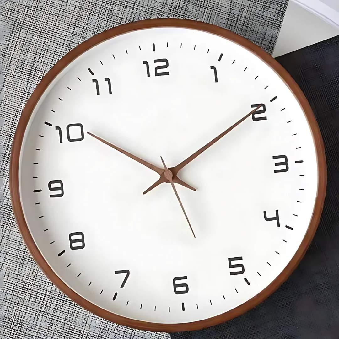 Brehn | Stilvolle Holz-Wanduhr für Innenräume