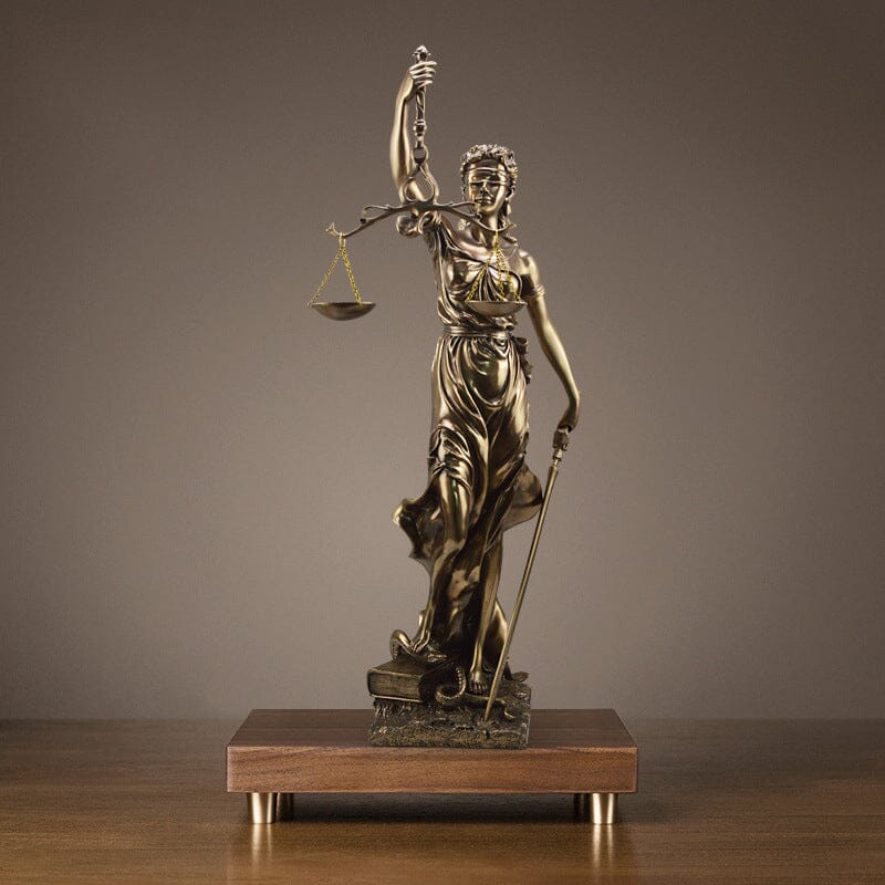 Brehn | Dekorationsstatue der Göttin der Gerechtigkeit