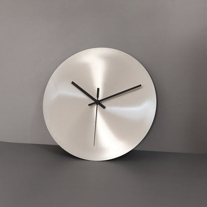 TijdStaal Wanduhr – Moderne Edelstahl Uhr mit schlankem Design und großen Zahlen | Brehn